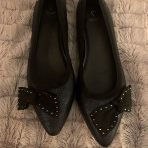 Adorable Vera Wang Flats